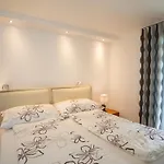 Whg-44 By Interhome * لوكباد